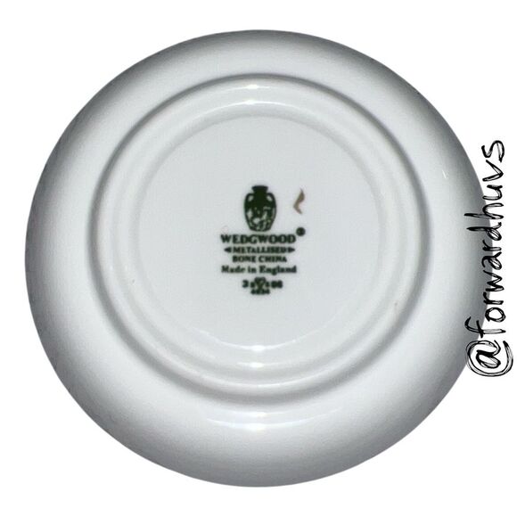 Wedgwood Metallised Bone China Made in England - Picture 8 of 9